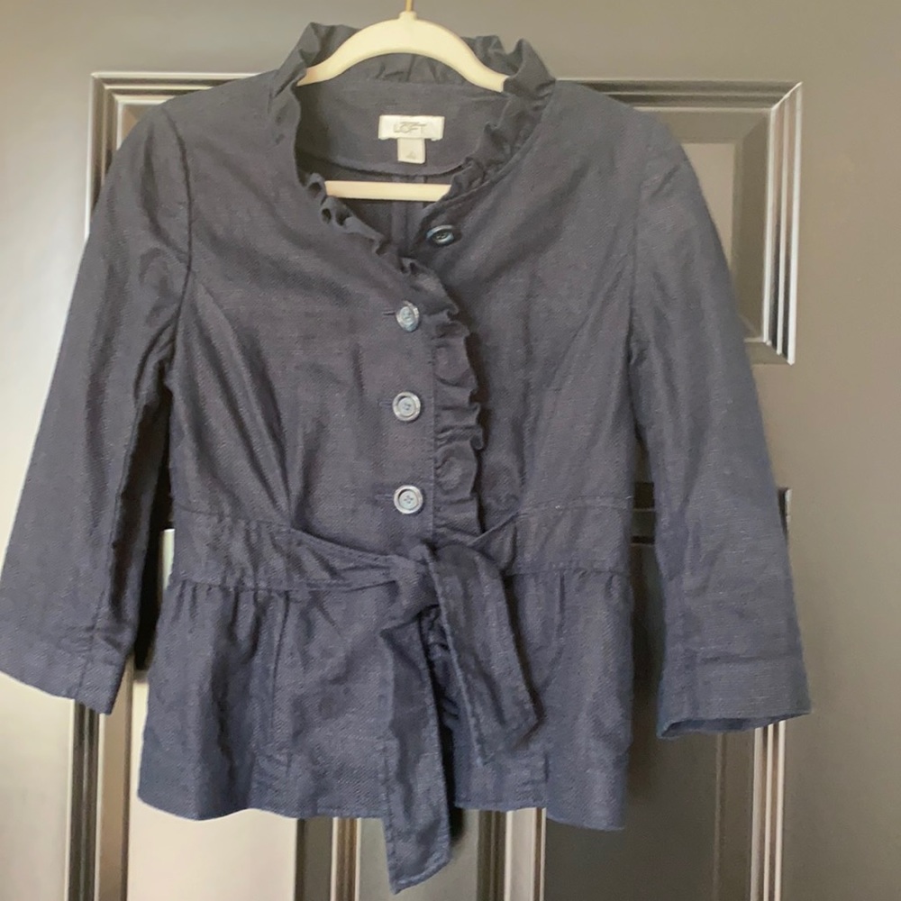 Loft washable linen/cotton 3/4 length sleeve jacket. Feminine detail.